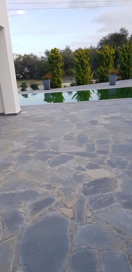 Sam 29 Villa مونوليثوس المظهر الخارجي الصورة